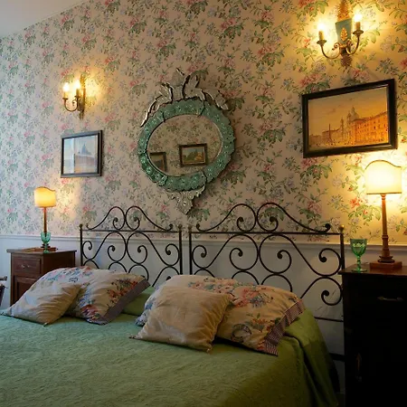 Guest House Arco Dei Tolomei-2